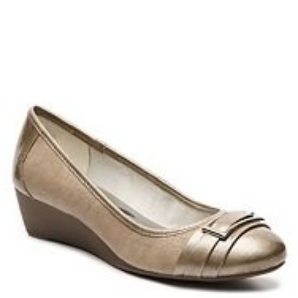 anne klein sport tatum wedge pump
